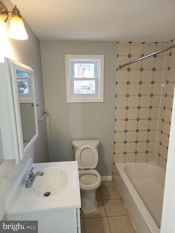 Building Photo - 5025 Penn St