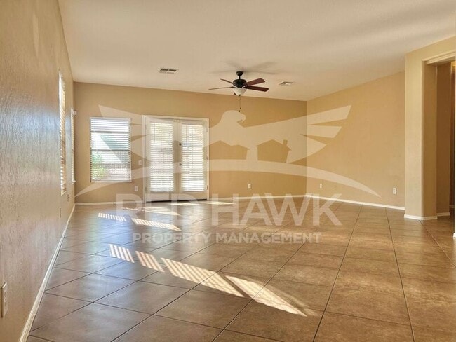 Foto del edificio - 5329 W Glass Ln