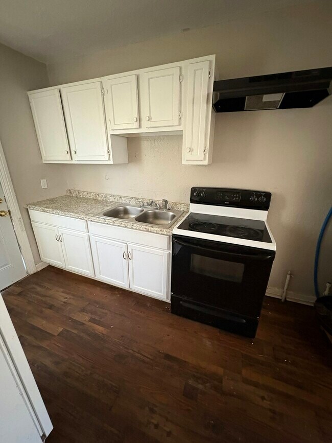 Foto del edificio - 5714 Court M