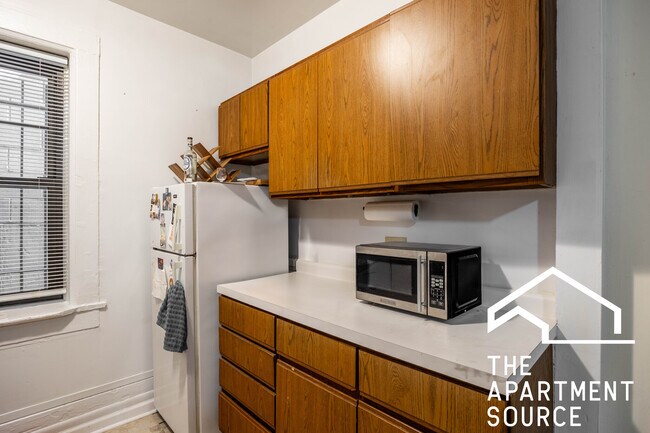 Foto del edificio - 1627 N Winchester Ave