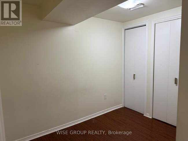 Building Photo - 71 Greenbelt Crescent