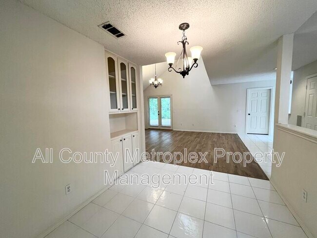 Foto del edificio - 6777 Northcreek Ln