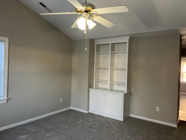 Building Photo - 2509 Saint Christopher Cir SW