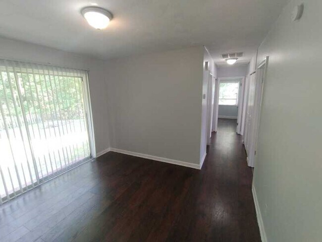 Building Photo - 6607 Rhone Dr