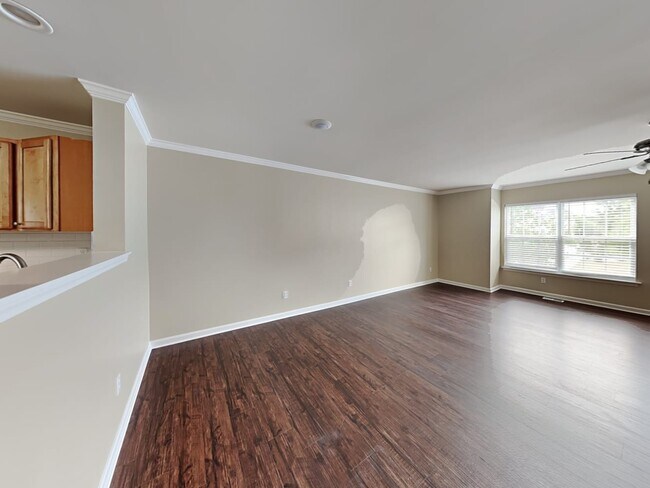 Foto del edificio - 5115 Neuse Commons Ln