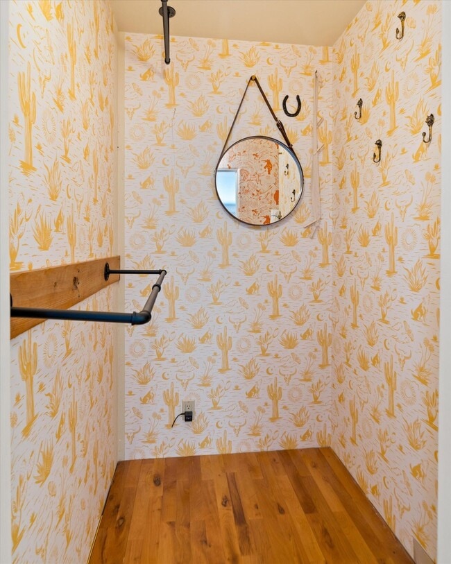 Building Photo - 829 Marilla Ave