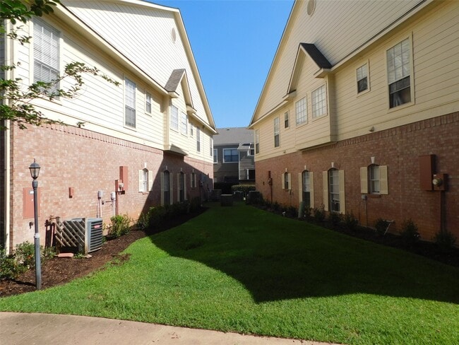 Building Photo - 2710 Grants Lake Blvd