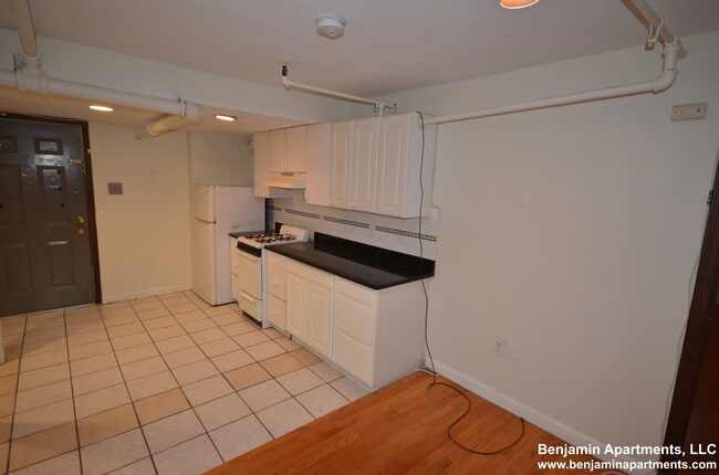 Building Photo - 171 Hemenway St