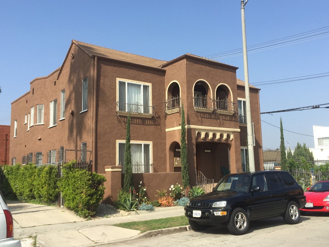 1417 S Cloverdale Ave, Los Angeles, CA 90019 Apartments in Los