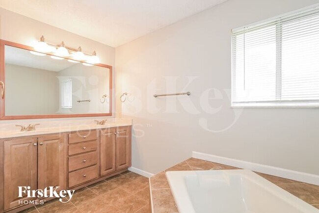 Foto del edificio - 1237 Colby Dr