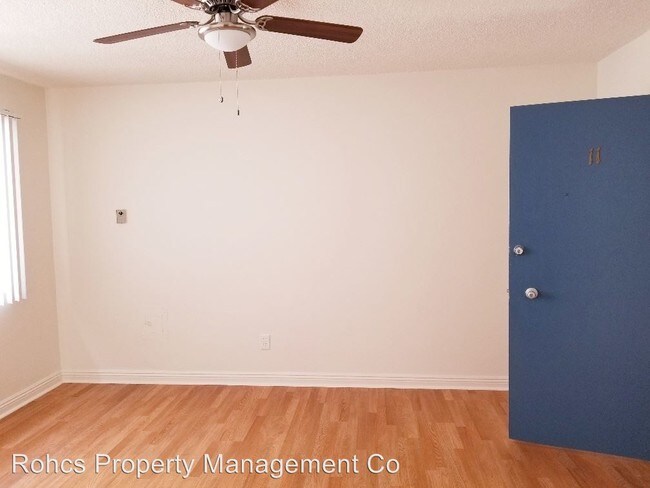 Building Photo - 15938 Vanowen St