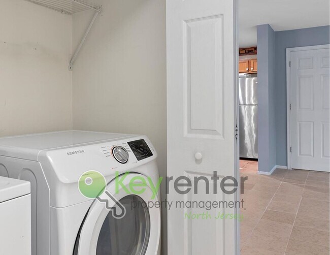 Foto del edificio - No Broker Fee! Ground-Floor 2BR/2BA in Desirable Franklin Crossing – Mahwah