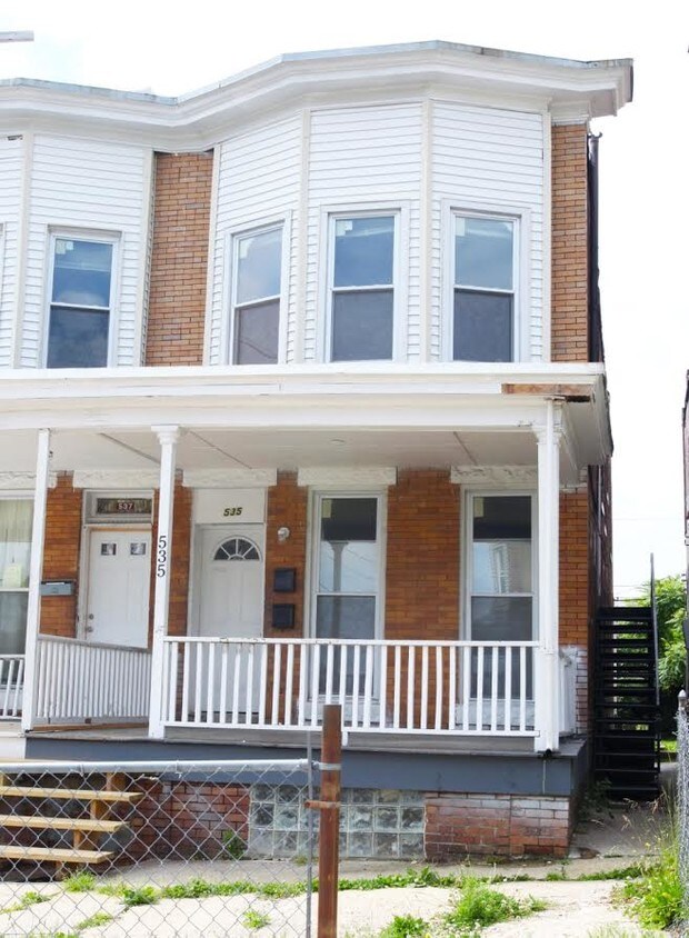 Primary Photo - 535 Oakland Ave