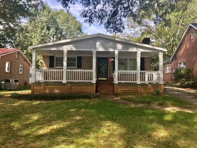 Foto del edificio - Beautiful 2 bedroom 1 bath home in charlotte