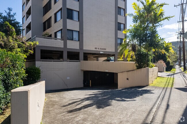 Foto del edificio - Edens Garden