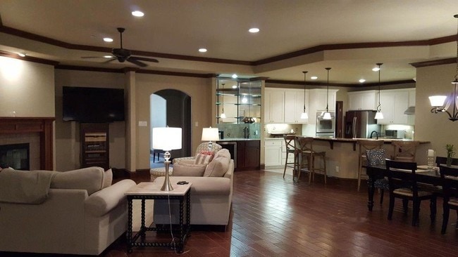 Building Photo - 223 Wood St