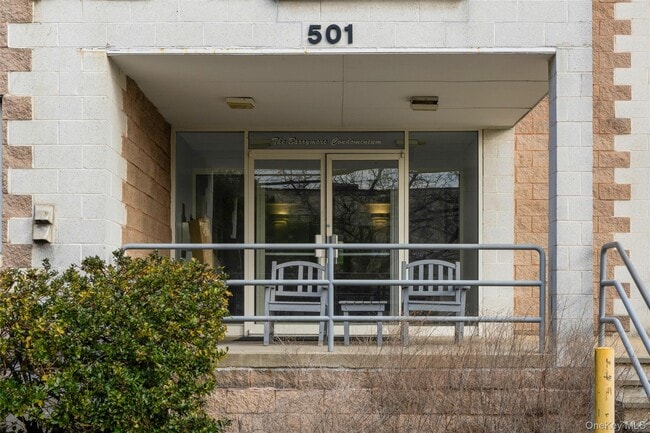 Foto del edificio - 501 N Barry Ave