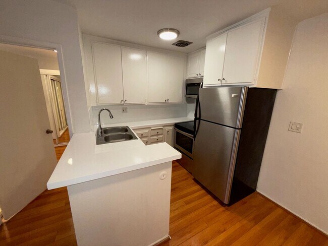 Foto del edificio - 10760 Rose Ave