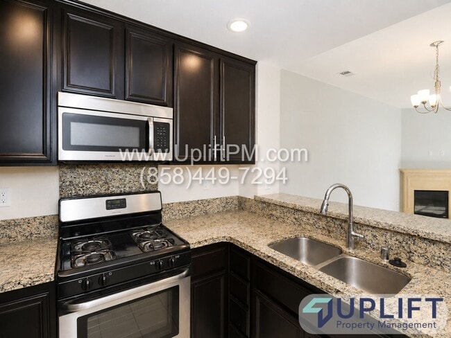 Building Photo - 7507 Jerez Ct