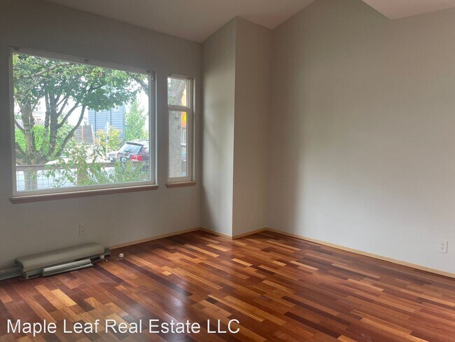 Building Photo - 3 br, 2.5 bath House - 2409 E Yesler Way