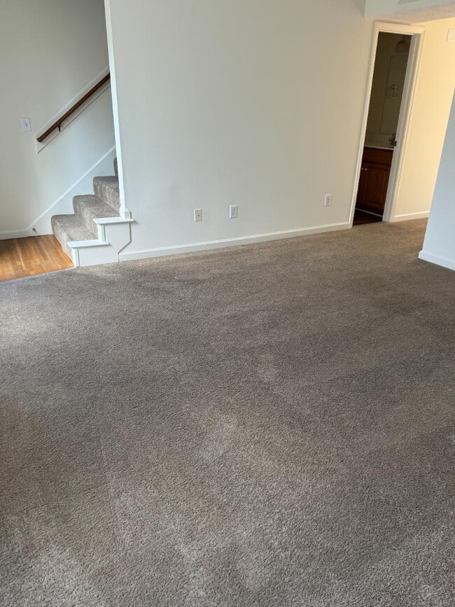 Foto del edificio - 223 Hidden Acres