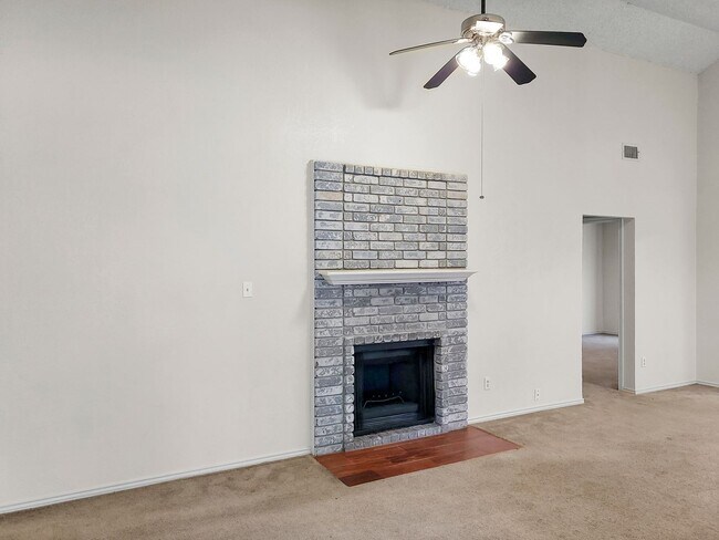 Foto del edificio - Coming Soon! Charming  2 Bedroom