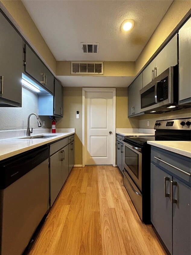 Primary Photo - 2612 San Pedro St