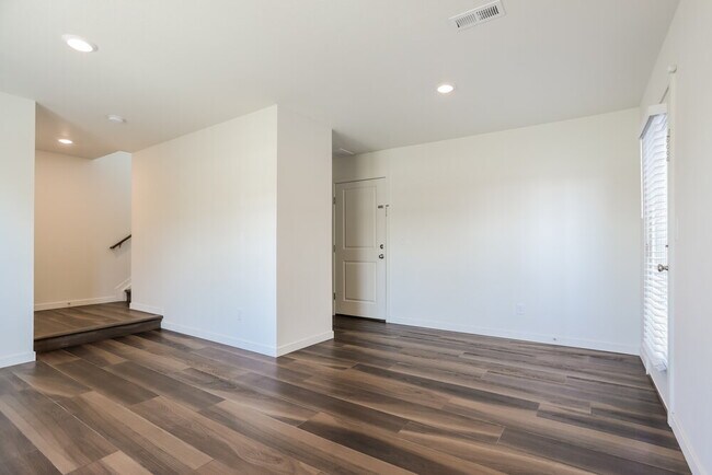 Foto del edificio - 4748 N Tower Ct