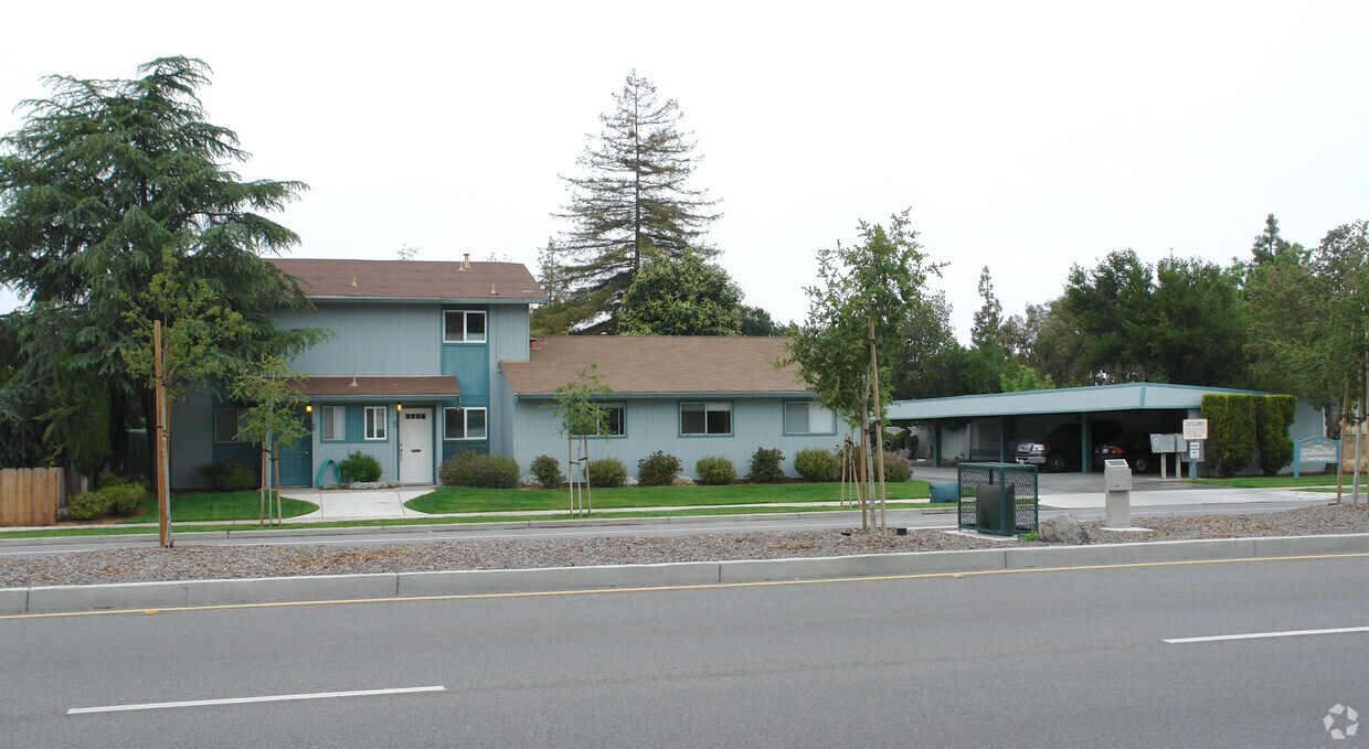 Building Photo - Garden Park