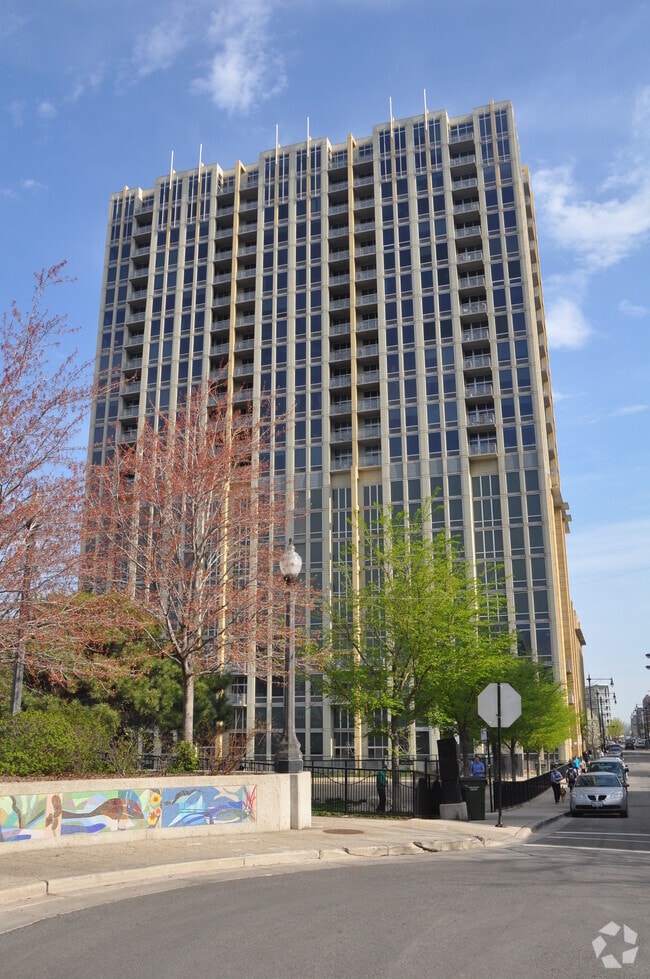 Building Photo - 700 N Larrabee St