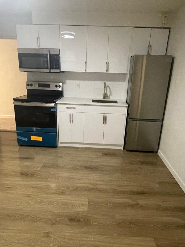 Building Photo - 60 Triller Ave