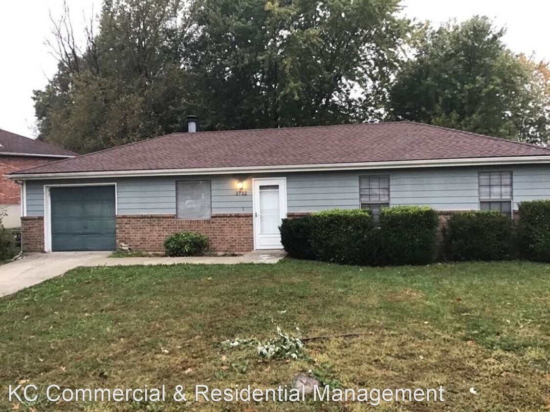 1712 NE Balboa St, Lee's Summit, MO 64086 House Rental in Lee's Summit, MO