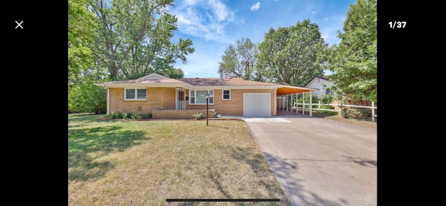 Building Photo - 865 N Redbarn Ln