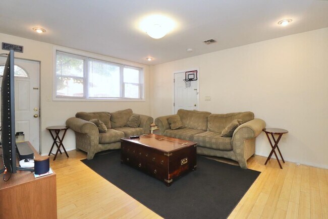 Foto del edificio - 311 5th St