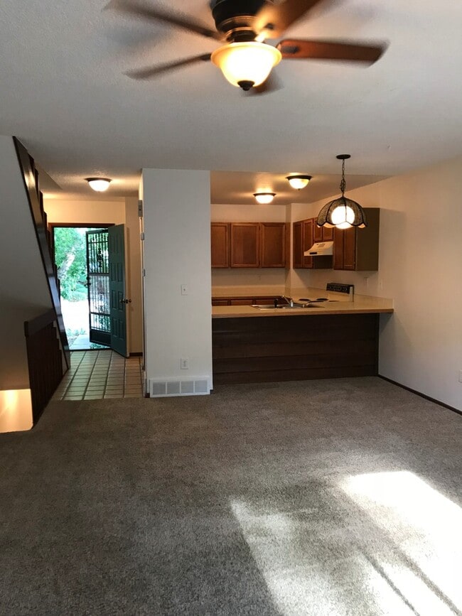 Building Photo - 2 Story Townhome Near Open Space in Lafayette- New carpet
