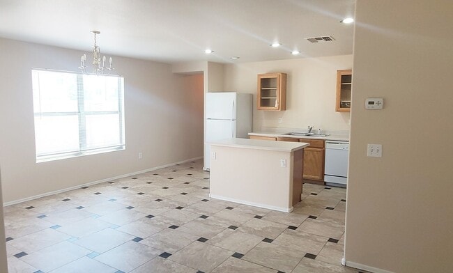 Building Photo - 4 bedroom in Chandler