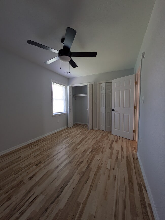 Building Photo - 918NP