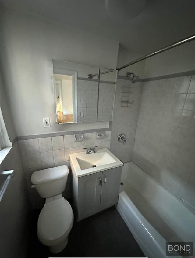 Building Photo - 321 E 54th St