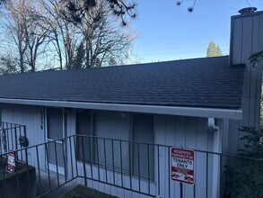 Building Photo - 3550-3554-3554 SW Beaverton Hillsdale Hwy