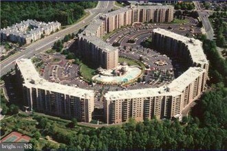 Building Photo - 8370 Greensboro Dr Building Photo - 8370 Greensboro Dr