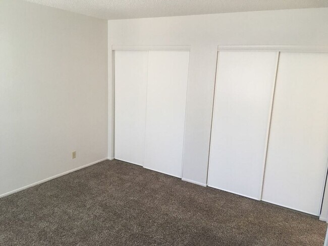 Foto del edificio - 44727 La Paz Rd