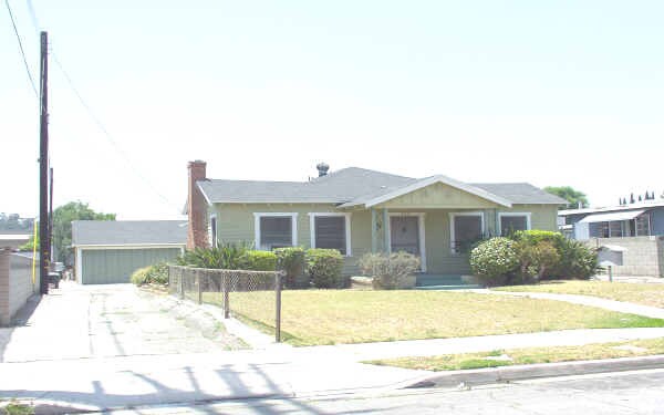 Primary Photo - 423 N Chandler Ave
