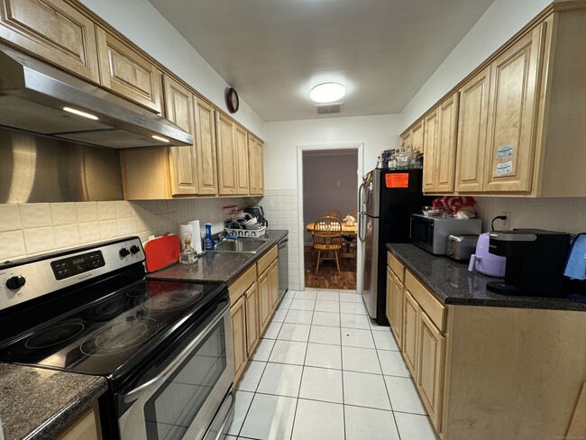 Building Photo - 37 Tarinelli Cir