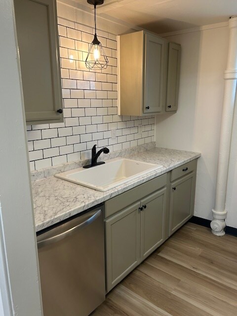 Foto principal - 1029 1/2 Yale Ave