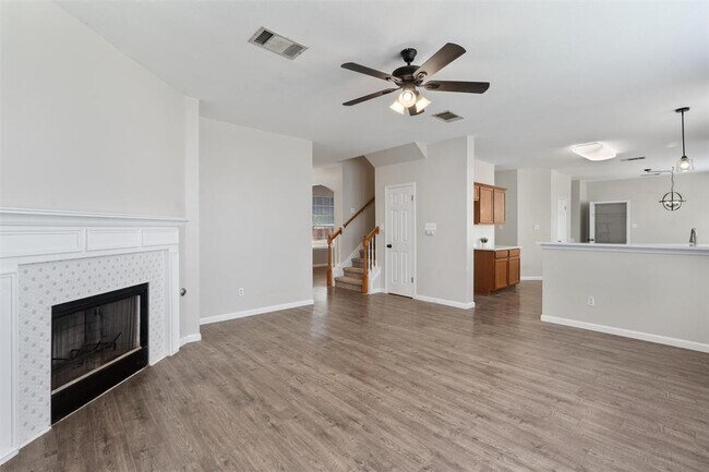 Foto del edificio - 1601 Briar Hill Dr