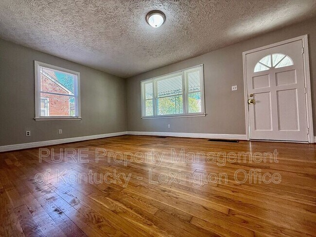 Foto del edificio - 829 Darley Dr