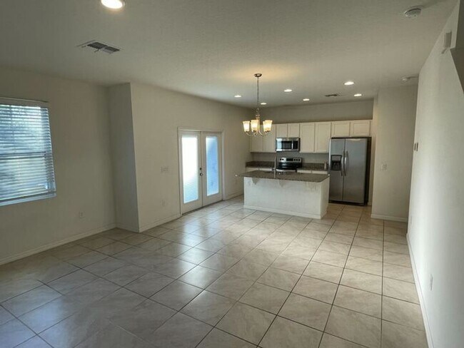Foto del edificio - Spacious Townhome 3 Bedroom 2.5 Bathroom