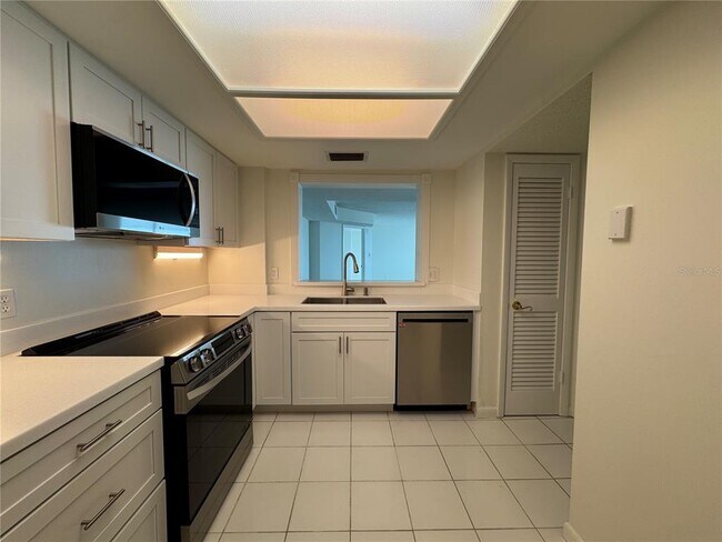 Foto del edificio - 2611 Bayshore Blvd
