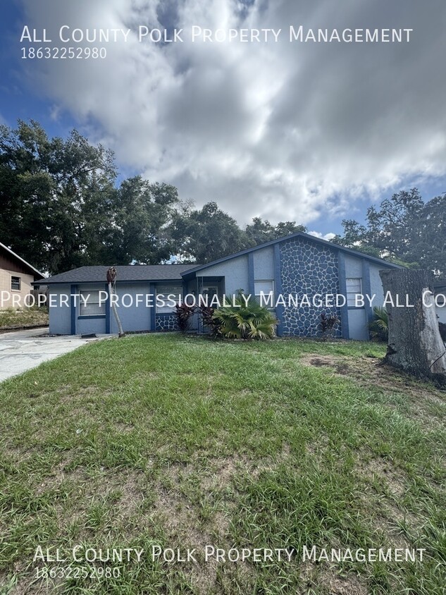 Foto principal - WOW! 4 Bedroom Home in Lake Wales for Rent