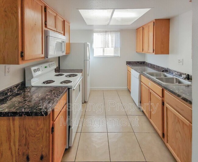 714 N Sanders St Unit F, Ridgecrest, CA 93555 Condo for Rent in